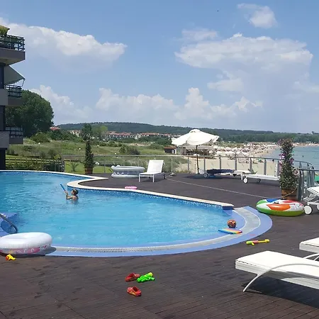 8 In Sand Lilies Apartament *
